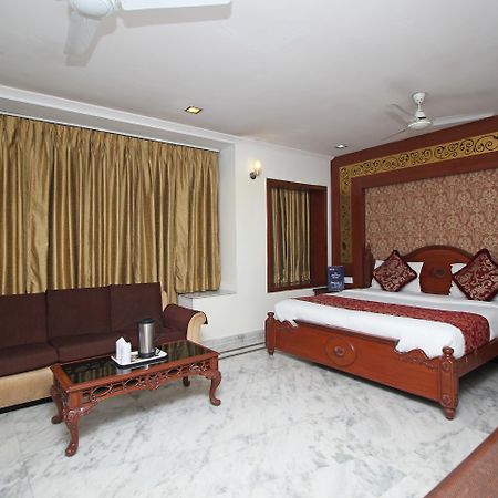 Oyo 5915 Hotel Swagath Нью-Дели Экстерьер фото