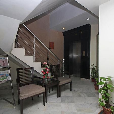 Oyo 5915 Hotel Swagath Нью-Дели Экстерьер фото