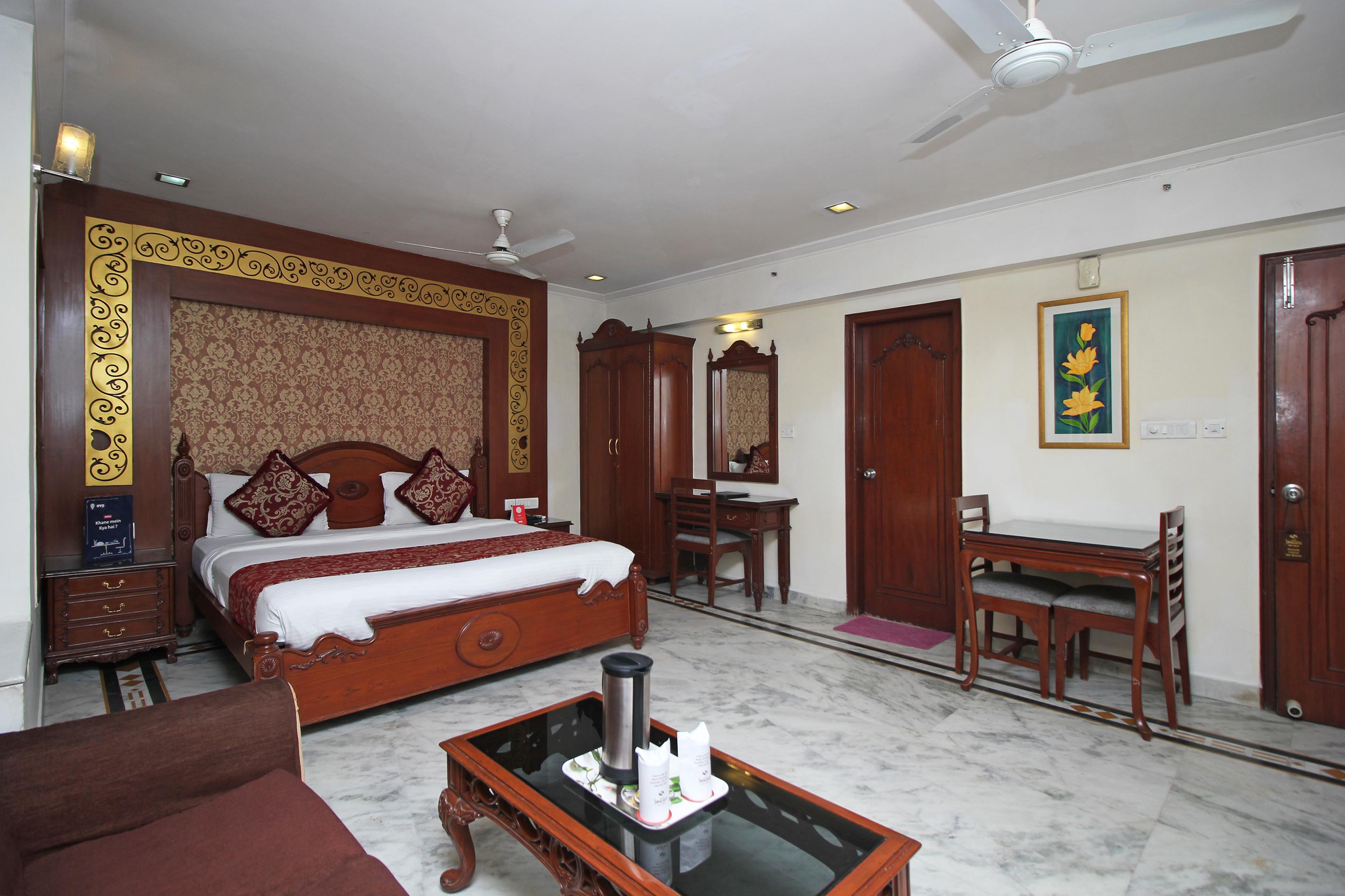 Oyo 5915 Hotel Swagath Нью-Дели Экстерьер фото
