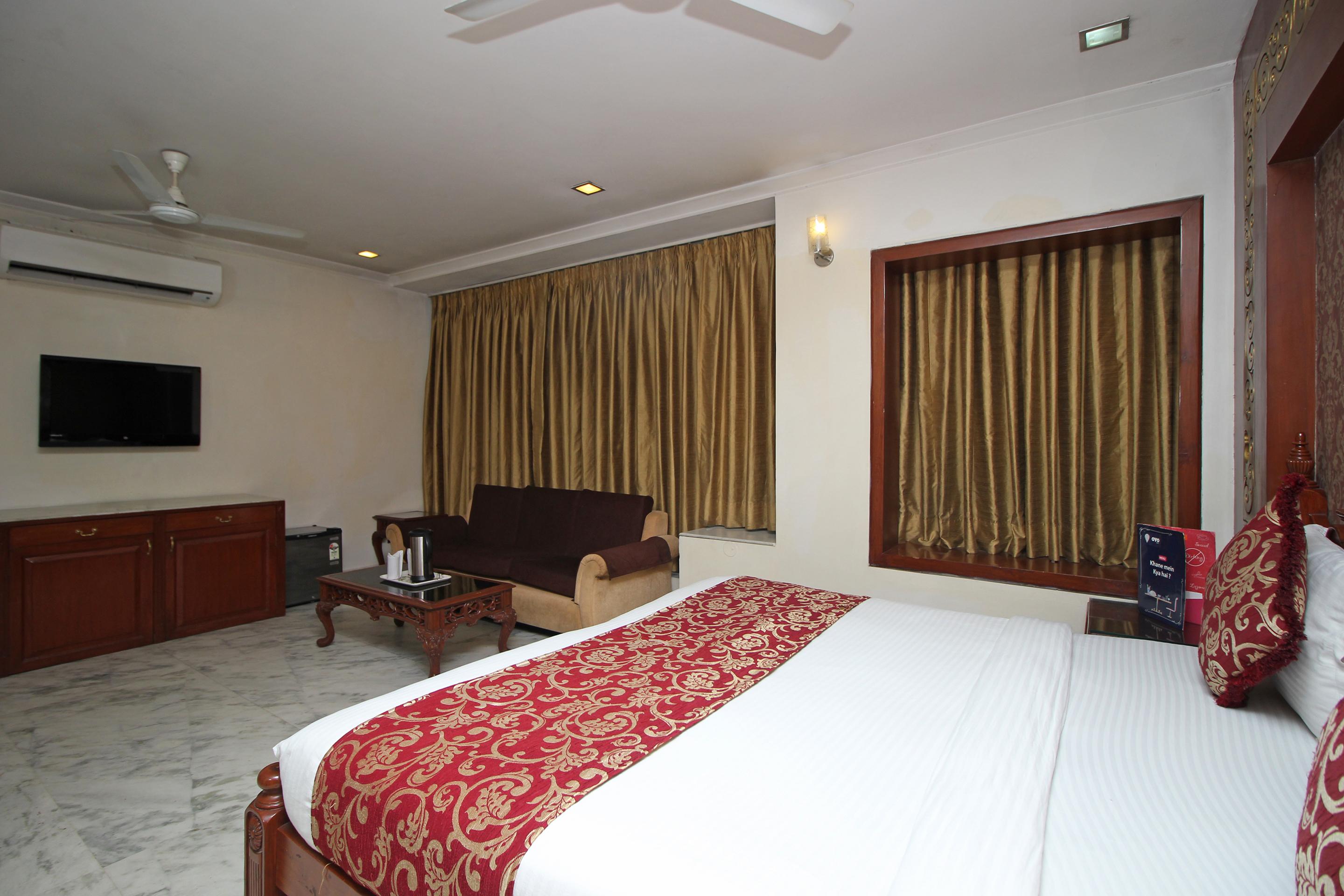 Oyo 5915 Hotel Swagath Нью-Дели Экстерьер фото