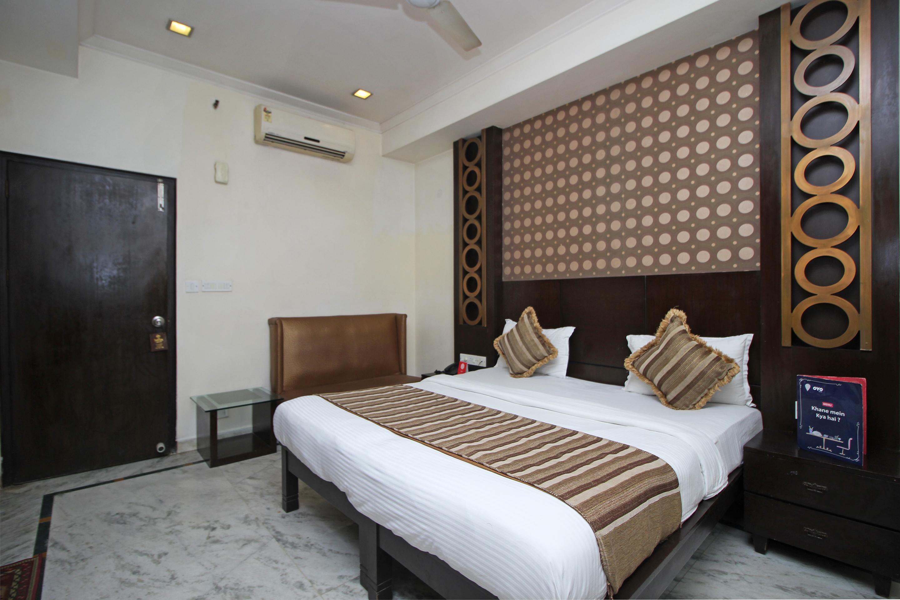 Oyo 5915 Hotel Swagath Нью-Дели Экстерьер фото