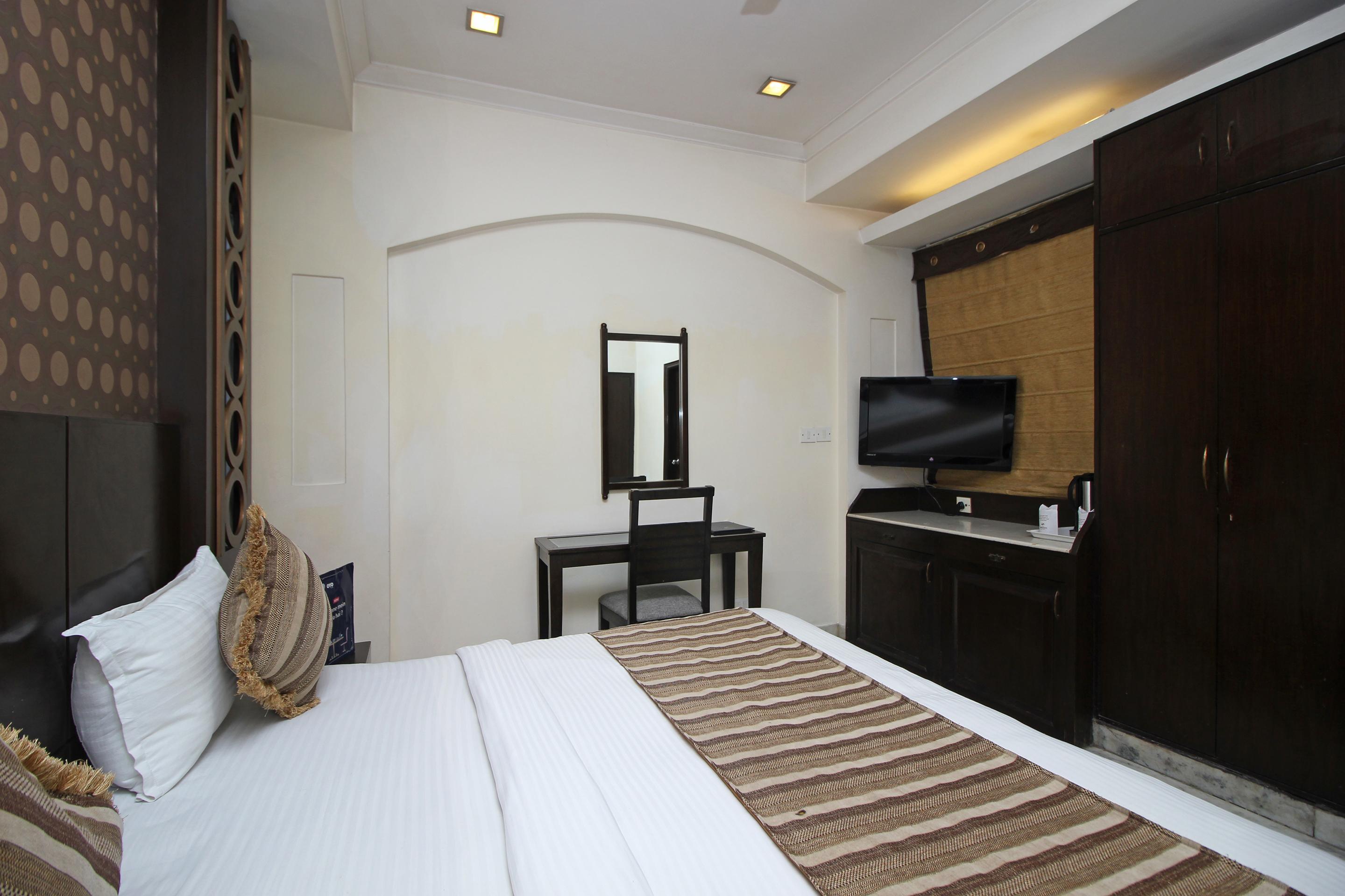 Oyo 5915 Hotel Swagath Нью-Дели Экстерьер фото