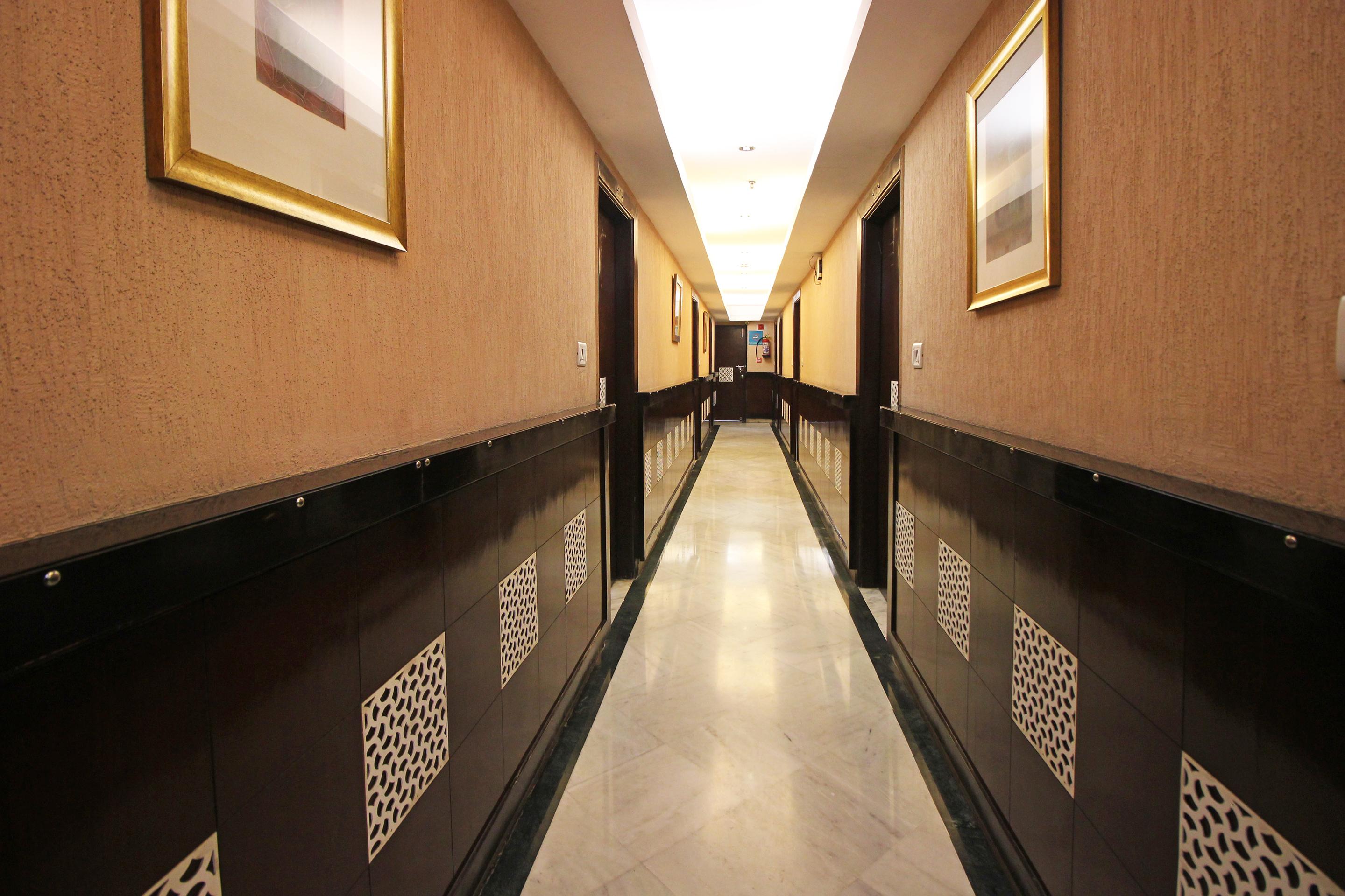 Oyo 5915 Hotel Swagath Нью-Дели Экстерьер фото