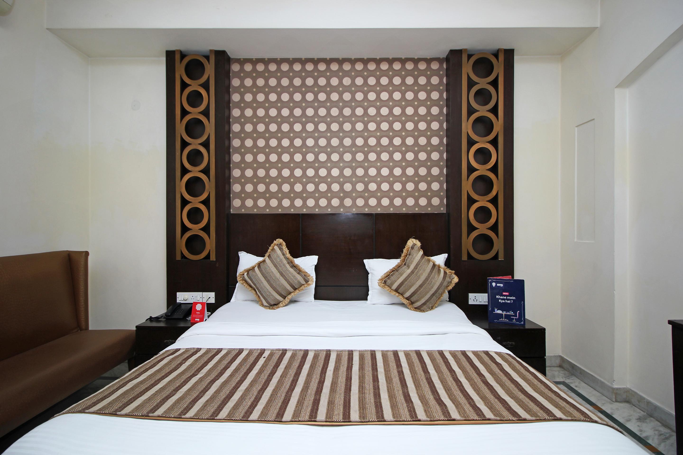 Oyo 5915 Hotel Swagath Нью-Дели Экстерьер фото