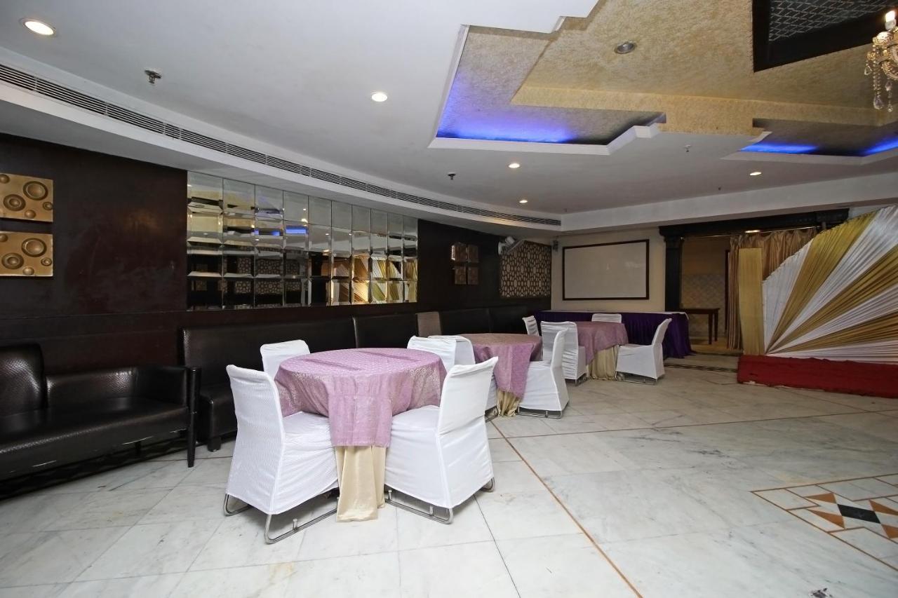 Oyo 5915 Hotel Swagath Нью-Дели Экстерьер фото